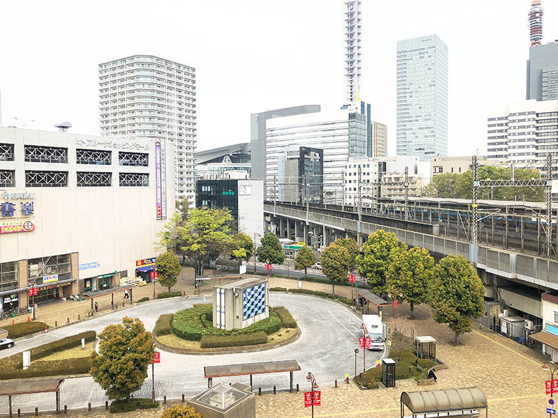 窓から見る「北与野駅 ロータリー」